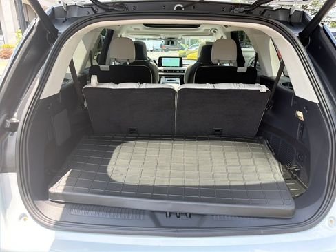 Used 2025 Lincoln Aviator Reserve w/ Luxury Package RWD image 32