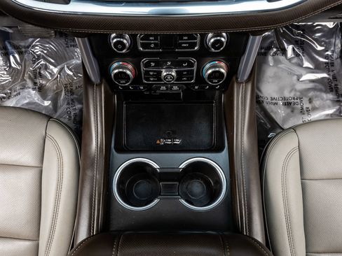 Used 2022 GMC Yukon SLT w/ SLT Premium Package image 27