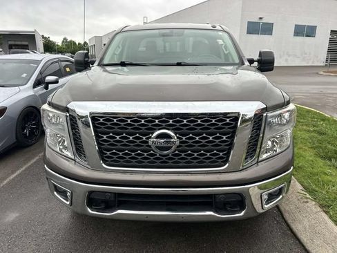 Used 2017 Nissan Titan SV AWD/4WD image 2