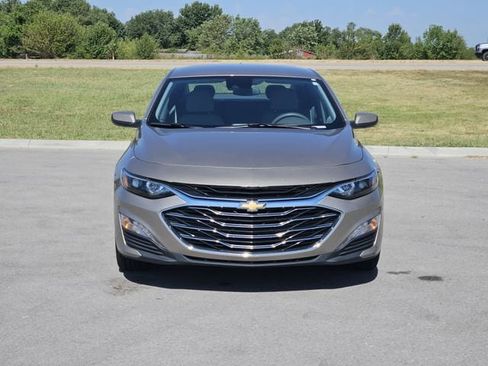 Used 2025 Chevrolet Malibu LT FWD image 2