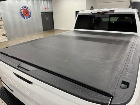 Used 2021 Chevrolet Silverado 2500 LTZ w/ LTZ Plus Package image 13