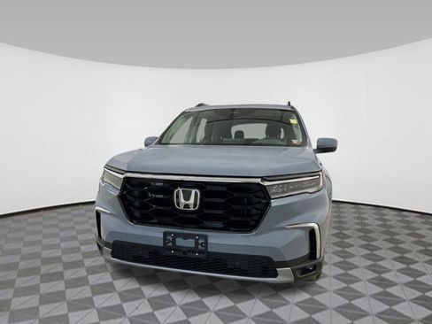 New 2025 Honda Pilot Touring image 8