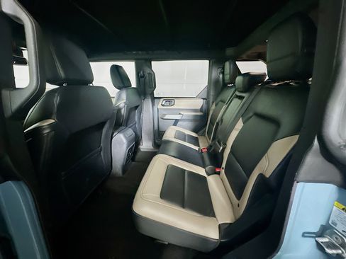 Used 2023 Ford Bronco Wildtrak image 28