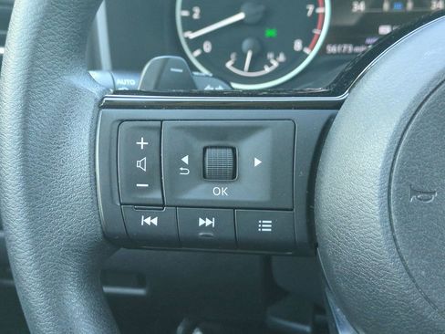 Used 2023 Nissan Rogue SV AWD/4WD image 18