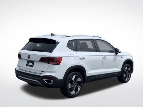 Used 2024 Volkswagen Taos SE AWD/4WD image 5