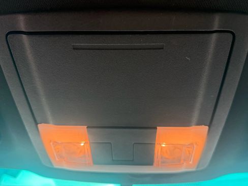 Used 2017 Ford Explorer XLT w/ Equipment Group 202A image 33