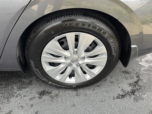 Used 2025 Nissan Sentra S image 30