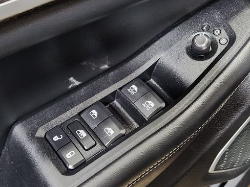 Used 2022 Jeep Grand Cherokee L Limited w/ Luxury Tech Group II RWD image 45