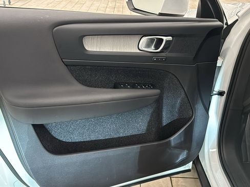 Certified 2023 Volvo XC40 B5 Core w/ Protection Package Premier image 20