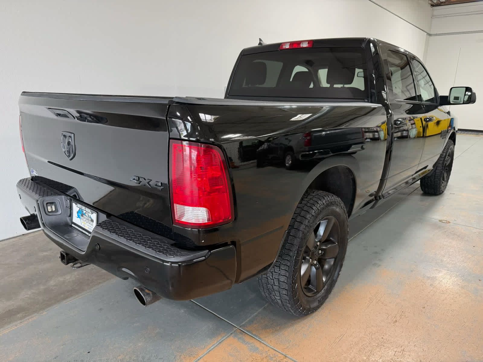Used 2022 RAM 1500 Classic SLT w/ Electronics Convenience Group AWD/4WD image 7