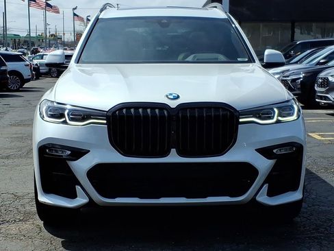 Used 2022 BMW X7 xDrive40i w/ M Sport Package image 2