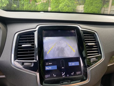 Used 2017 Volvo XC90 T6 Momentum w/ Momentum Plus Package AWD/4WD image 15