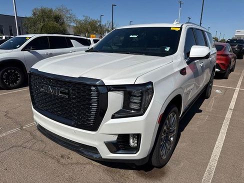 Used 2023 GMC Yukon XL Denali Ultimate AWD/4WD image 2