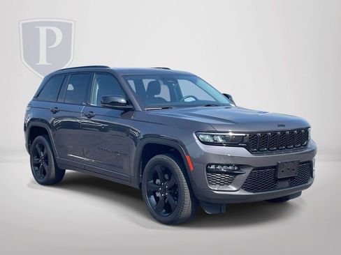 Certified 2023 Jeep Grand Cherokee Limited w/ Black Appearance Package AWD/4WD image 2