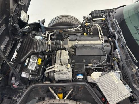 Used 1995 Chevrolet Corvette Coupe RWD image 29