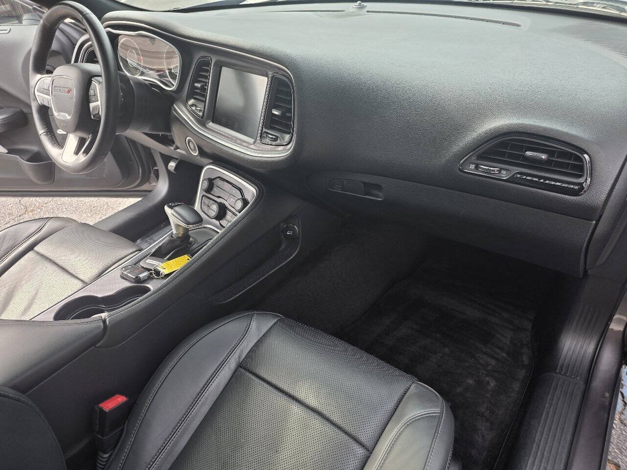 Used 2015 Dodge Challenger SXT Plus RWD image 24