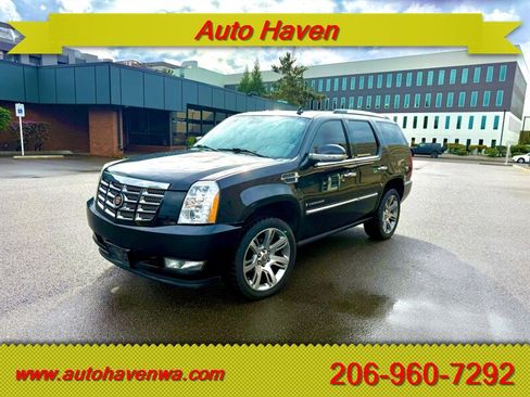 Used 2007 Cadillac Escalade AWD w/ Information Package image 1