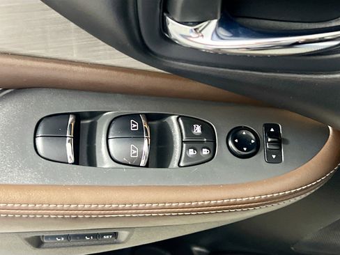 Used 2016 Nissan Murano SL w/ SL Technology Package FWD image 16