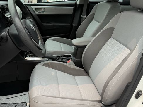 Used 2018 Toyota Corolla LE w/ Carpet Mat Package (TMS) FWD image 9