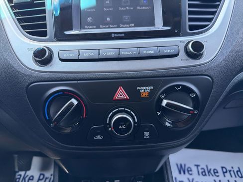 Used 2018 Hyundai Accent SE FWD image 18