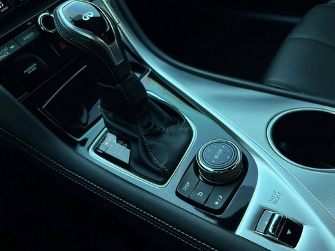 Used 2017 INFINITI Q60 2.0t w/ Moonroof Package image 28