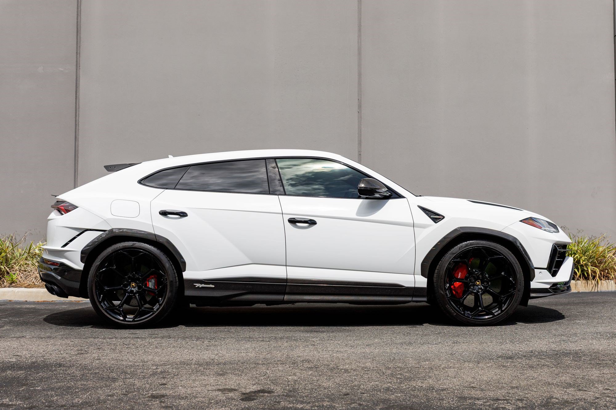 Used 2024 Lamborghini Urus Performante AWD/4WD image 6