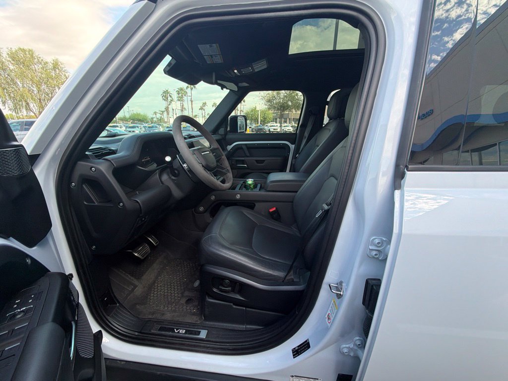 Used 2023 Land Rover Defender 110 V8 AWD/4WD image 12