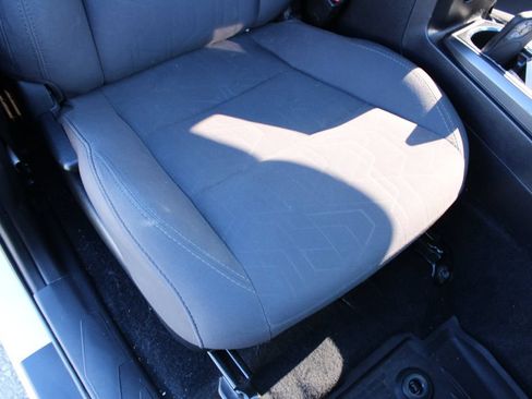 Used 2019 Toyota Tacoma TRD Sport AWD/4WD image 12