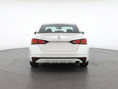 Used 2025 Nissan Altima 2.5 SV FWD image 7