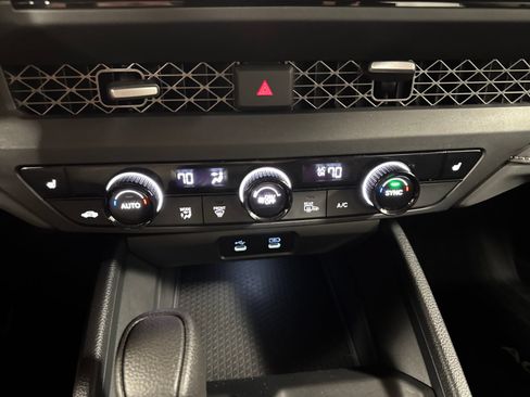 Certified 2025 Honda Accord SE image 31