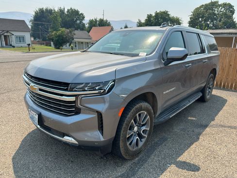 Used 2021 Chevrolet Suburban LT AWD/4WD image 1