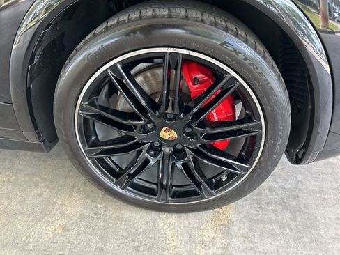 Used 2016 Porsche Cayenne GTS image 21