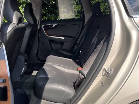 Used 2017 Volvo XC60 T5 Inscription w/ Advanced Package image 15