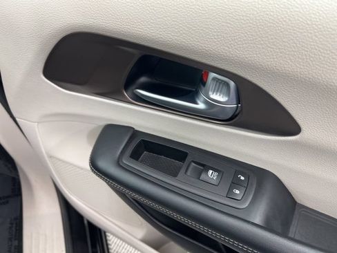 Used 2023 Chrysler Voyager LX FWD image 26