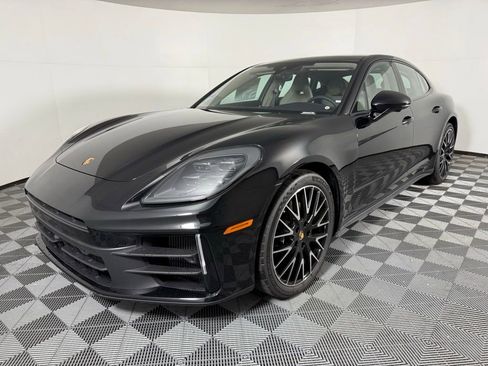 New 2025 Porsche Panamera image 1