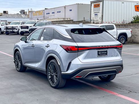 New 2026 Lexus RX 450h AWD image 2