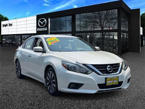 Used 2017 Nissan Altima 2.5 SL w/ 2.5 Technology Package FWD image 1