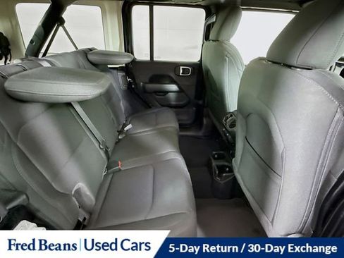 Used 2022 Jeep Wrangler Unlimited Sahara w/ Cold Weather Group image 29