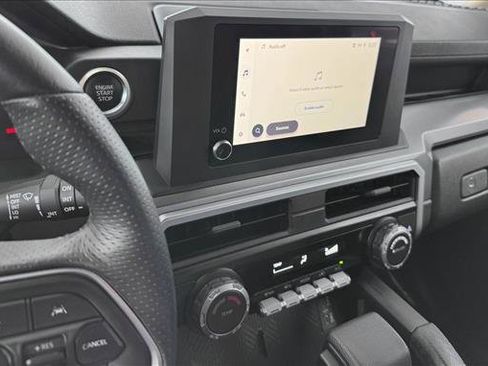 Certified 2025 Toyota 4Runner SR5 AWD/4WD image 13