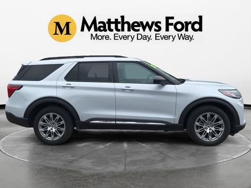 Used 2025 Ford Explorer Active w/ Active Comfort Package AWD/4WD image 6