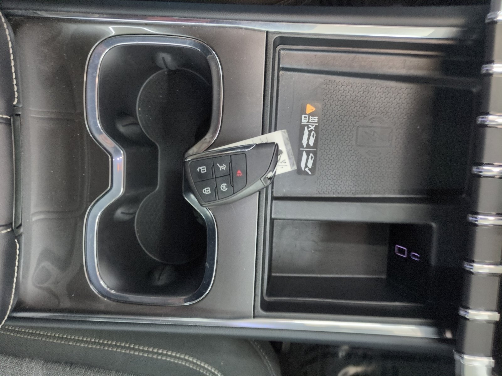 Used 2025 GMC Acadia Elevation AWD/4WD image 18