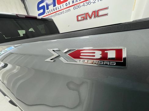 Used 2023 GMC Sierra 1500 SLT w/ SLT Premium Package AWD/4WD image 10