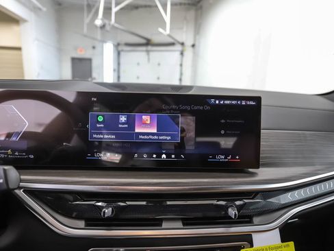 Used 2026 BMW X5 xDrive50e w/ M Sport Package image 16