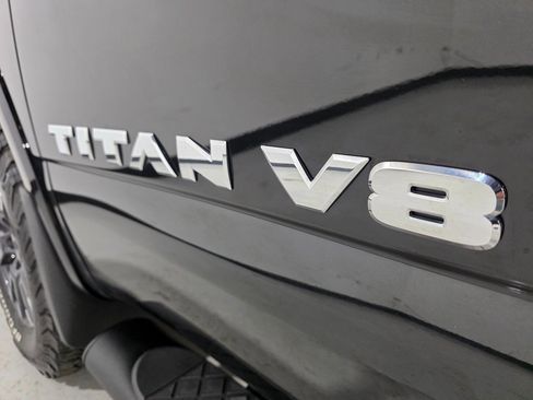 Used 2019 Nissan Titan S image 34
