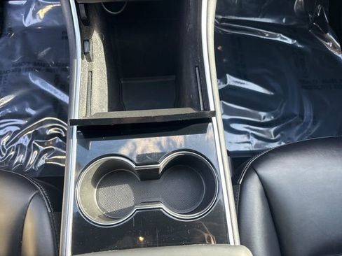 Used 2021 Tesla Model Y Long Range image 21