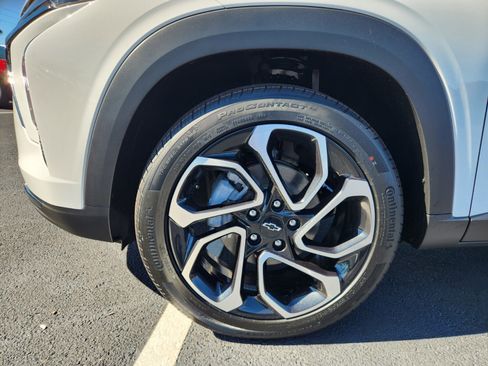 New 2026 Chevrolet Trax RS w/ Sunroof Package image 4