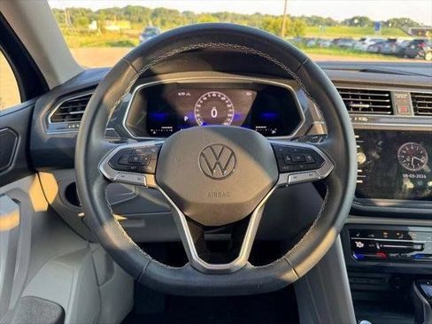 Used 2022 Volkswagen Tiguan SE AWD/4WD image 87