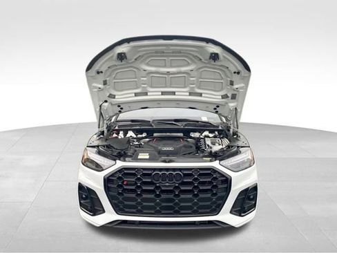 Used 2023 Audi SQ5 Prestige image 9