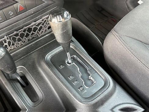 Used 2016 Jeep Wrangler Unlimited Sport image 27