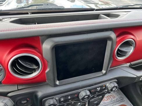 Used 2022 Jeep Gladiator Rubicon w/ LED Lighting Group AWD/4WD image 13